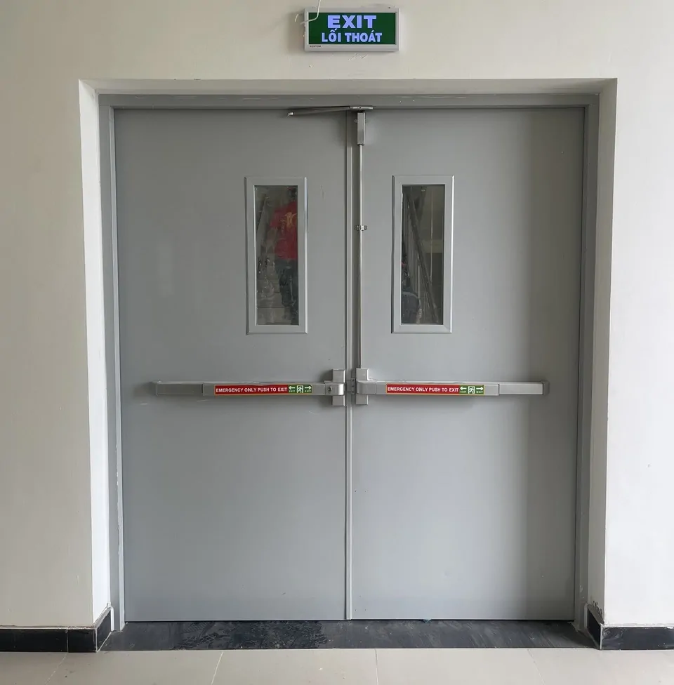 Cửa thép chống cháy 2 cánh EI90